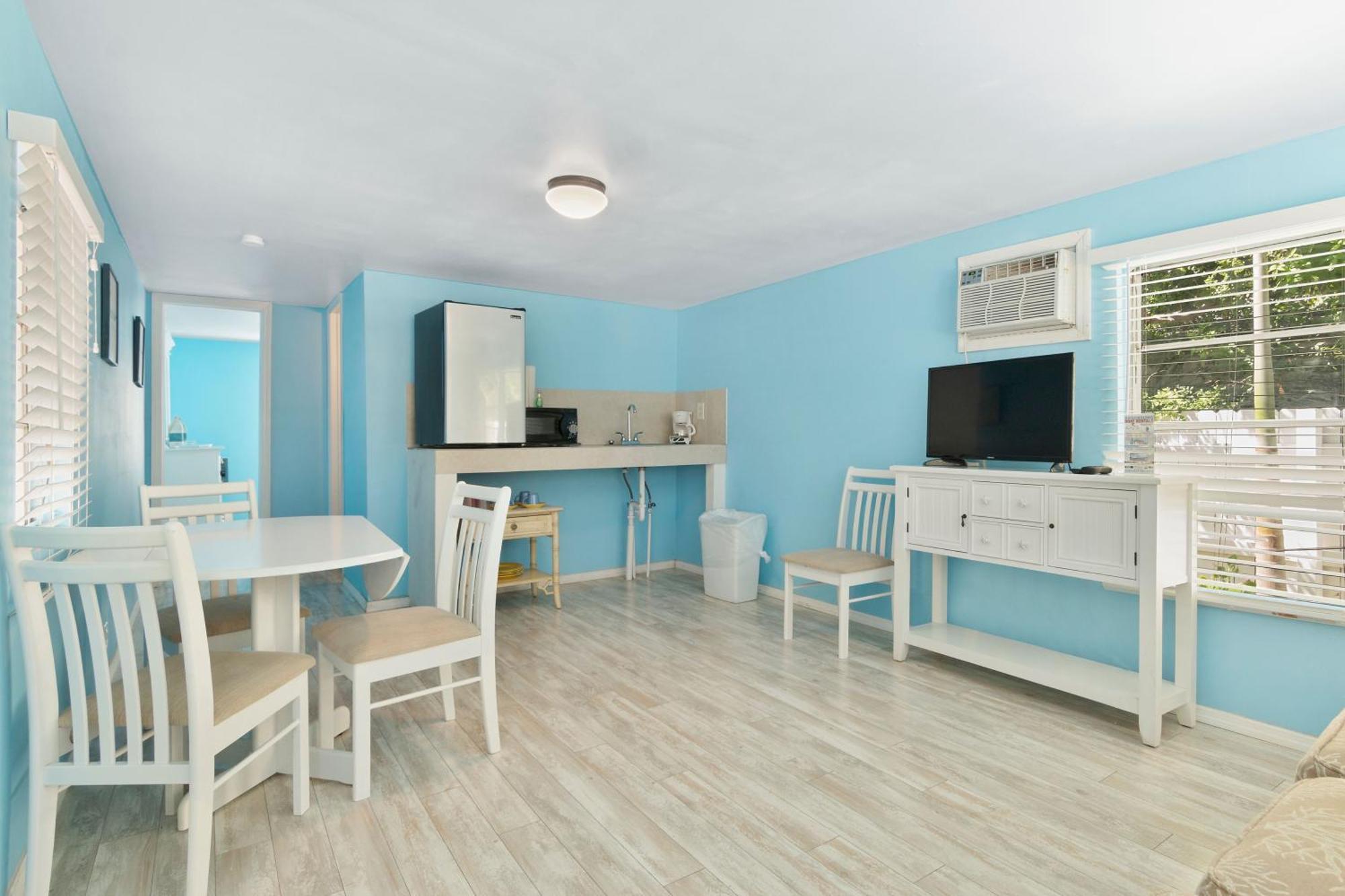 Tropical Cottages Marathon Room photo