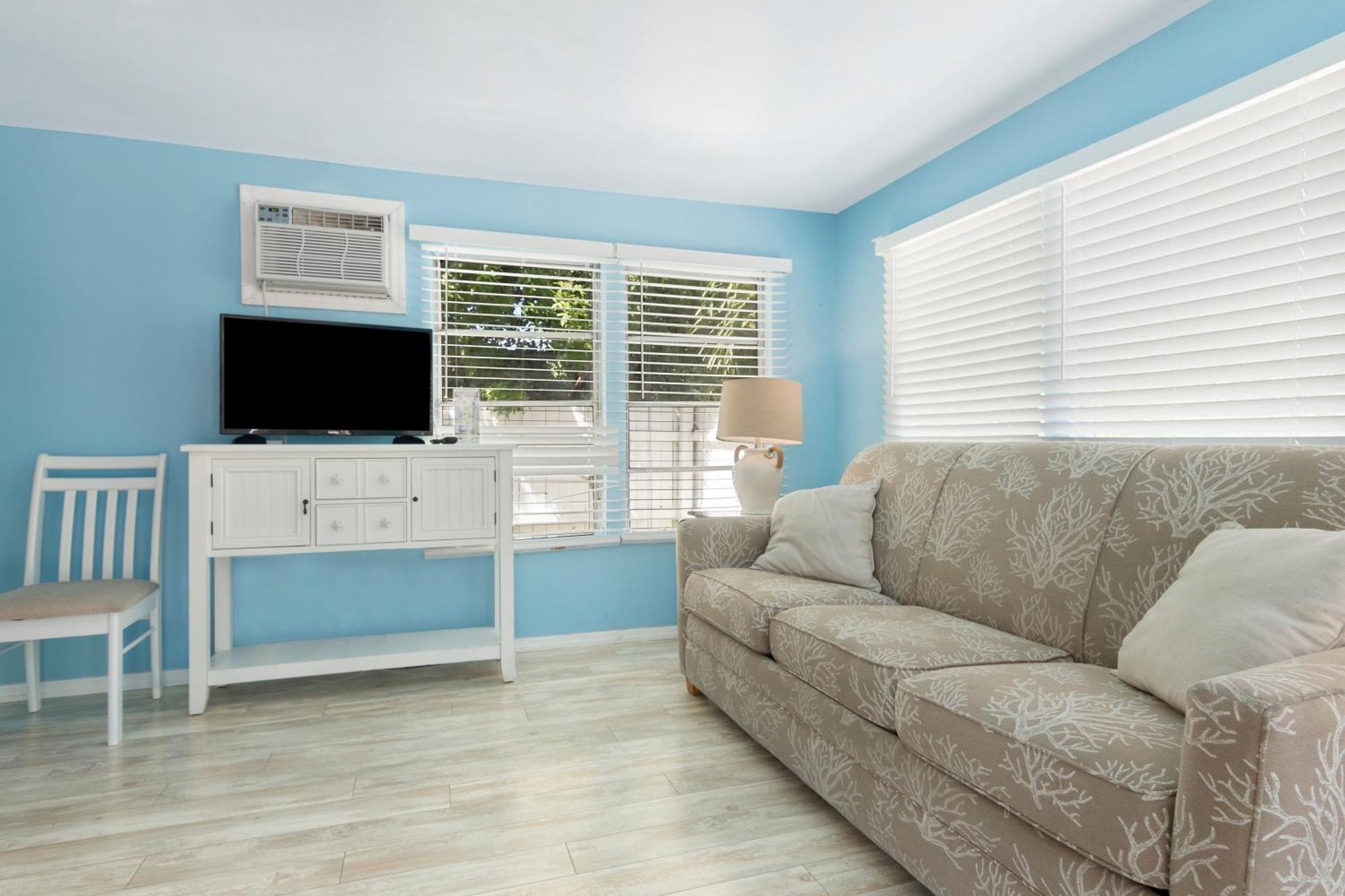 Tropical Cottages Marathon Room photo